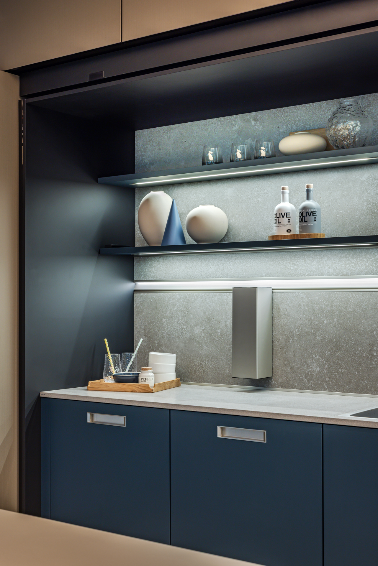 next125 Küche – Blaue Küche Übersicht